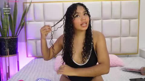 Snapshot of aradia_01 chatting on December 2025 05:03:01 AM online show from December 2025 05:03:01 AM