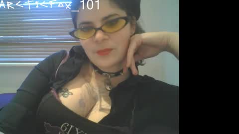 Snapshot of arcticfox_101 chatting on March 2026 05:27:02 PM Daisy online show from March 2026 05:27:02 PM