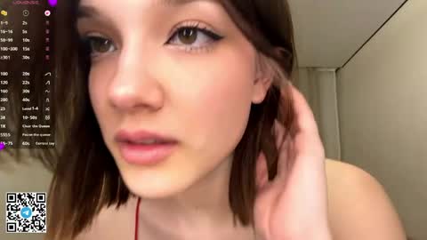 Caroline online show from April 2026 06:09:01 PM