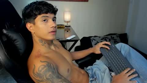 aress444 online show from December 2025 04:45:02 PM