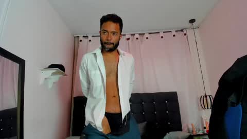 Snapshot of arez_vortex_ chatting on May 2026 05:21:02 PM Alex Cortez online show from May 2026 05:21:02 PM