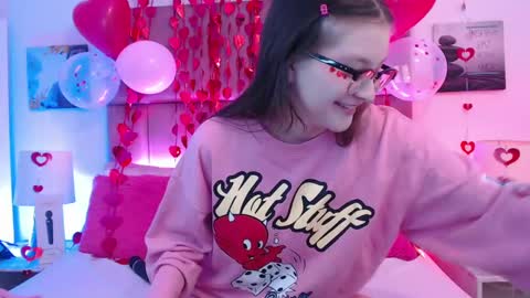 Ahri James online show from February 2025 04:09:02 PM