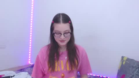 Ahri James online show from September 2025 11:18:01 PM