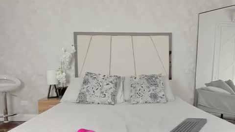 Ari Wilde online show from January 2026 12:54:01 PM