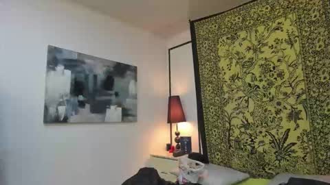 aria y orien  online show from November 2025 11:00:02 AM