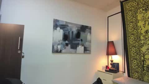 aria y orien  online show from November 2025 10:52:02 AM