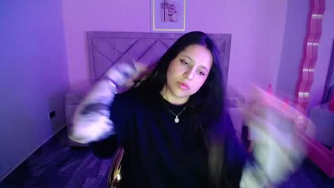 Snapshot of aria_ch1 chatting on November 2025 09:48:02 PM Aria online show from November 2025 09:48:02 PM