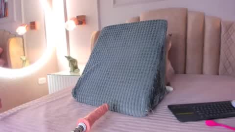 Snapshot of aria_greco chatting on February 2025 06:33:01 AM Aria  online show from February 2025 06:33:01 AM