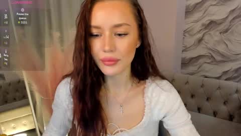 aria_mila online show from December 2025 10:57:01 AM