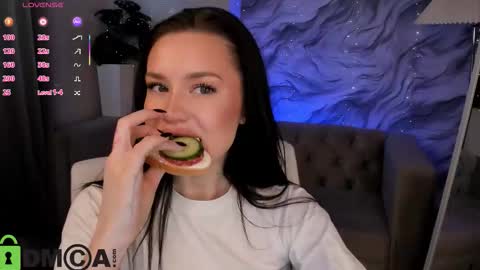 aria_mila online show from February 2026 03:40:01 AM