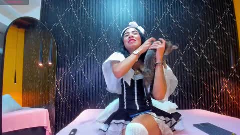 Aria Millers  online show from October 2025 11:30:01 AM