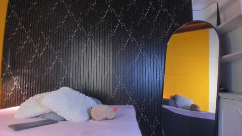 Aria Millers  online show from November 2025 11:20:01 AM