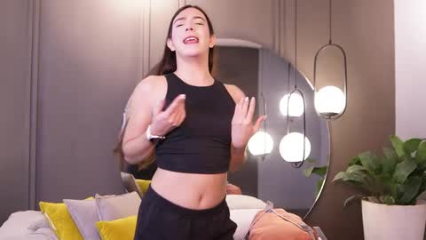 Ariaa online show from April 2026 06:48:02 PM