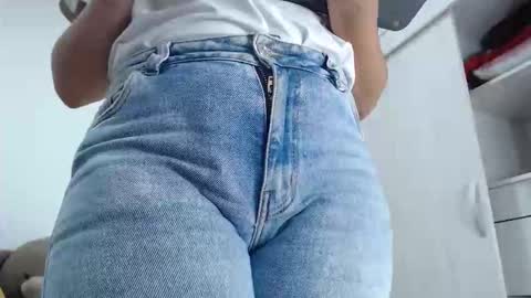 ariacoral online show from November 2025 12:55:01 PM