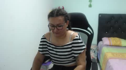 ...Ariana... online show from October 2025 05:35:02 PM