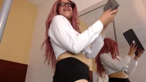 Ariadna online show from December 2025 04:51:02 AM