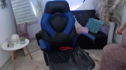 ariah_cute online show from April 2026 07:51:01 PM