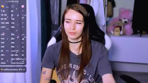 Snapshot of ariamill chatting on October 2025 06:21:02 AM Ari online show from October 2025 06:21:02 AM