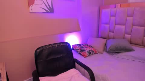 ariana__clauss online show from October 2025 09:04:01 PM