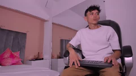 Snapshot of ariana_cri_x chatting on June 2026 08:06:02 AM ariana_cri_x online show from June 2026 08:06:02 AM
