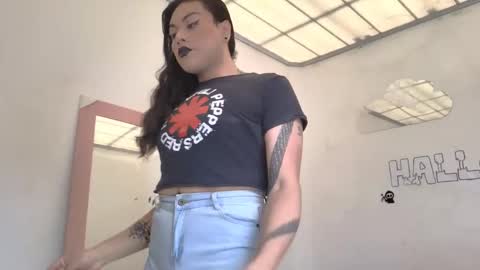 Snapshot of ariana_rodriguez_ chatting on October 2025 01:28:01 PM Ariana Rodriguez trans Girl online show from October 2025 01:28:01 PM
