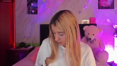 Snapshot of ariana_rosse__ chatting on September 2025 11:04:02 AM Ariana online show from September 2025 11:04:02 AM