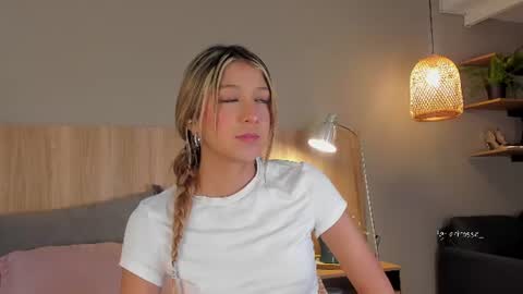 Snapshot of ariana_rosse__ chatting on July 2026 01:50:01 PM Ariana online show from July 2026 01:50:01 PM