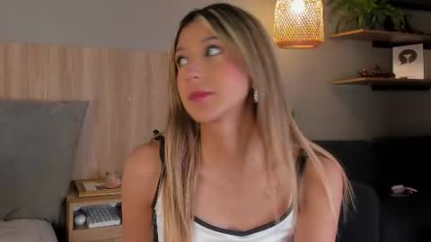 Snapshot of ariana_rosse__ chatting on July 2026 01:18:02 PM Ariana online show from July 2026 01:18:02 PM