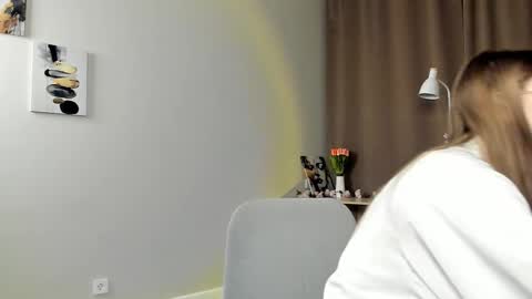 Snapshot of arianaabramek chatting on March 2026 07:10:02 PM Alice online show from March 2026 07:10:02 PM