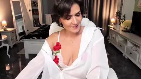 Ana online show from November 2025 03:12:02 PM