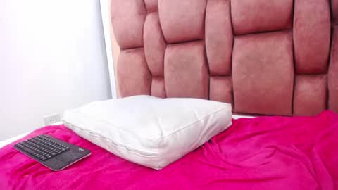 Snapshot of arianna_pearl chatting on October 2025 01:53:02 PM arianna pearl online show from October 2025 01:53:02 PM