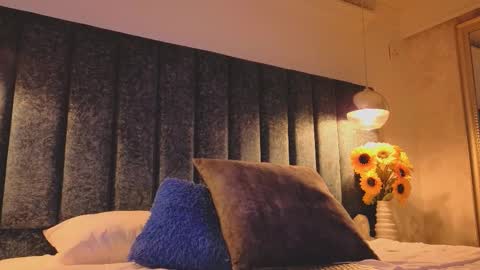 Arianna online show from March 2026 07:39:01 PM