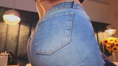 Arianna online show from April 2026 07:47:02 PM