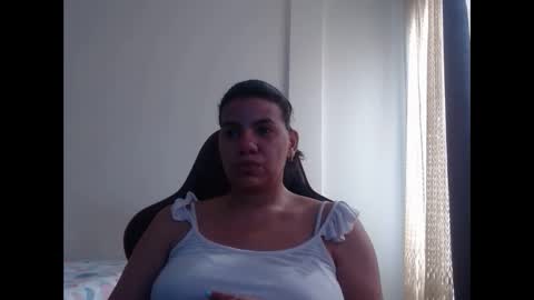 Snapshot of ariannaloovel chatting on January 2025 08:15:02 PM ariannaloovel online show from January 2025 08:15:02 PM