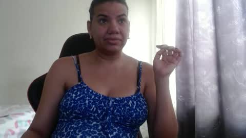 Snapshot of ariannaloovel chatting on December 2025 02:45:02 PM ariannaloovel online show from December 2025 02:45:02 PM