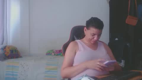 Snapshot of ariannaloovel chatting on April 2026 04:52:01 PM ariannaloovel online show from April 2026 04:52:01 PM