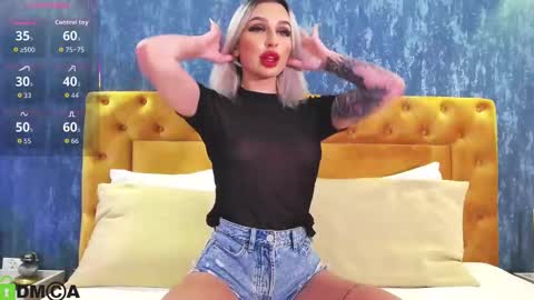 Arianna online show from October 2025 06:19:02 PM