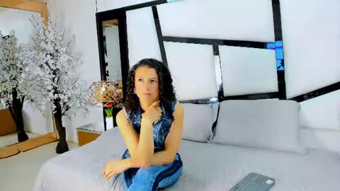 ariannarussell1 online show from July 2026 03:54:02 PM