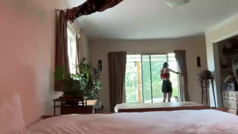 Snapshot of ariarose_xx chatting on July 2026 08:37:01 PM Aria online show from July 2026 08:37:01 PM