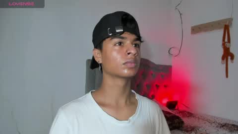 ariel_adan online show from April 2026 10:01:01 PM