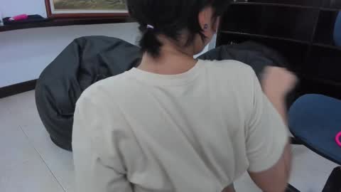 Ariel Pink Diamond online show from February 2025 08:31:02 PM