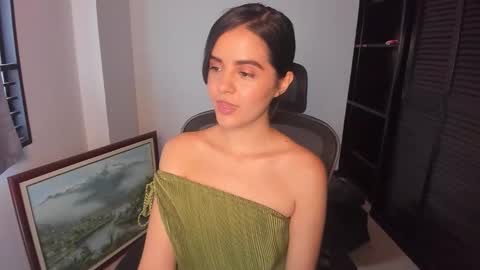 Ariel Pink Diamond online show from October 2025 08:50:02 PM