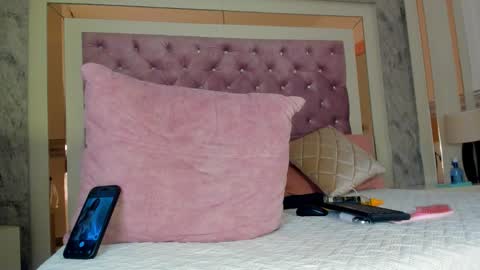 Snapshot of ariel_versace chatting on March 2026 01:57:02 PM ARIEL online show from March 2026 01:57:02 PM