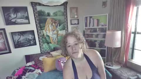 Arielle Ari online show from October 2025 06:27:02 PM