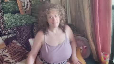 Snapshot of arielabai chatting on April 2026 06:19:02 PM Arielle Ari online show from April 2026 06:19:02 PM