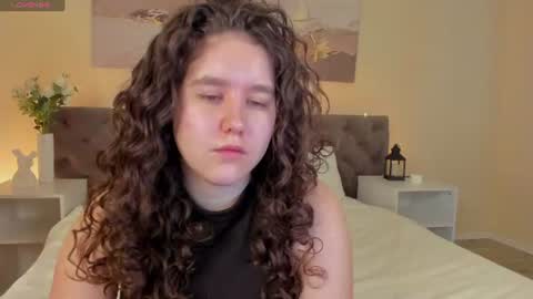 Snapshot of ariella_sol chatting on June 2026 01:09:01 AM Ariella GTM3 Tue Wed Thu Fri Sat 0400 am-1030pm online show from June 2026 01:09:01 AM