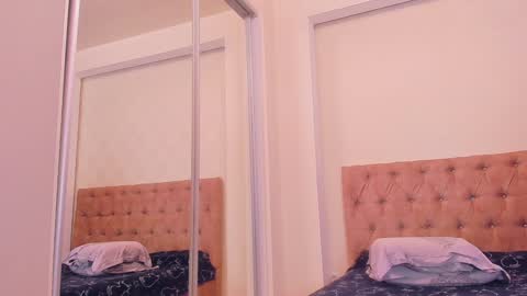 Snapshot of ariellablonde chatting on January 2025 01:18:02 AM AriellaBlonde online show from January 2025 01:18:02 AM