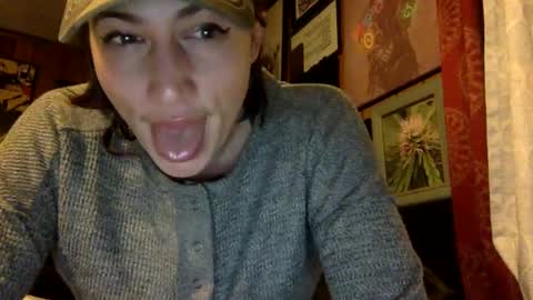 ariel  colin when hes here online show from January 2025 01:22:02 AM