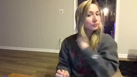 airskiii online show from December 2025 04:52:01 AM