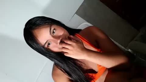 Snapshot of arilovesu chatting on June 2026 12:57:02 PM hi follow me its ARI online show from June 2026 12:57:02 PM